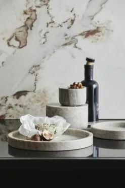 Nordal Vinga Dienblad Large - Bruin Marmer 9 Nordal Vinga Dienblad Large - Bruin Marmer -Goedkope Behang Winkel nordal vinga dienblad large bruin marmer 2